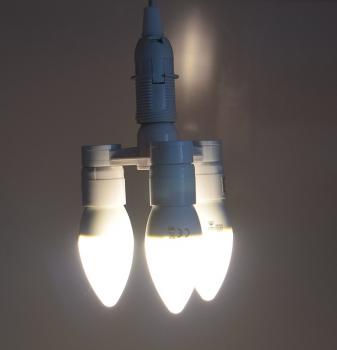 Preview: E14-Fassung "Triple", 3-fach Adapter auf 3x E14-Schraubfassungen