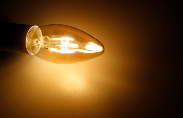Preview: LED Filament Kerzenlampe McShine Retro E14, 2W, 150lm, warmweiß, goldenes Glas