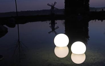 Preview: LED Solar Kugelleuchte 25cm Ø "SK25 WW" IP44, Warmweiß, 3000K