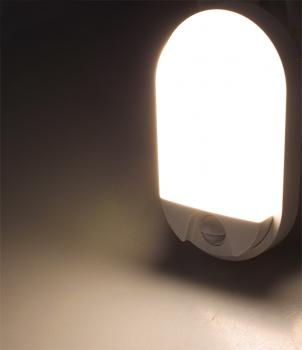 Preview: LED Wandleuchte "NIAS" IP54, 3000K 10W, 800lm, PIR-Bewegungsmelder