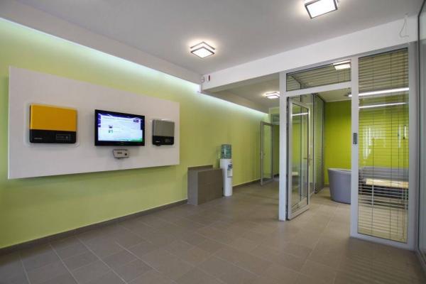 Deckenaufbauleuchte mit 2 x E27 Sockel IP44 Quadratisch